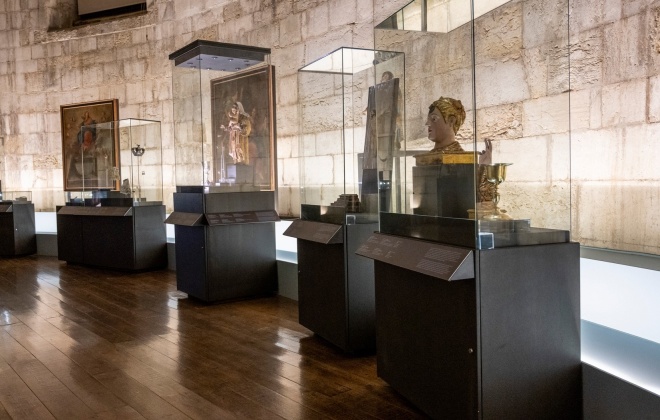 Tesouro de igreja de Sines em exposição no Panteão Nacional