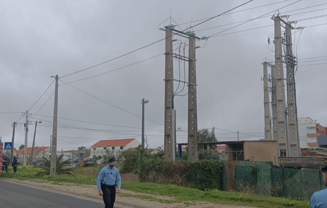 Falta de energia elétrica tem afetado dezenas de habitações ao longo deste domingo em Sines