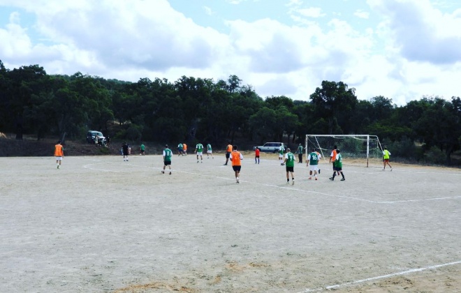 Campo de futebol de Santa Cruz vai receber balneários e iluminação