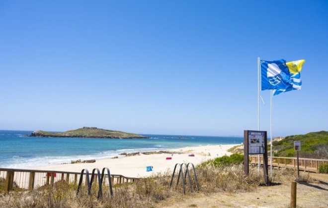 Litoral Alentejano vai hastear 29 bandeiras azuis durante a época balnear 2025
