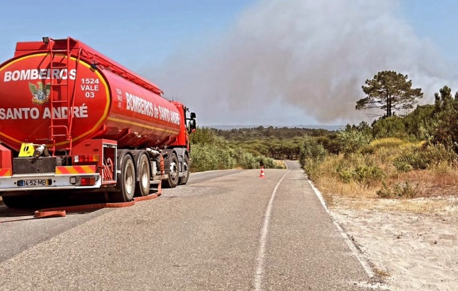 Já está em resolução o incêndio que deflagrou esta tarde em Melides