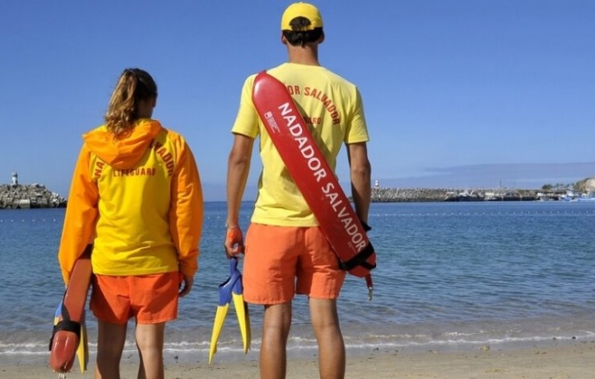 Sete praias do concelho de Sines já contam com nadadores salvadores