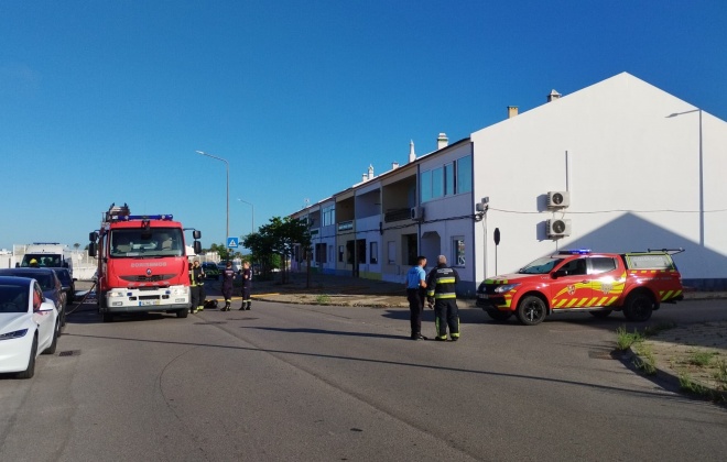 Bombeiros combateram incêndio habitacional em Sines