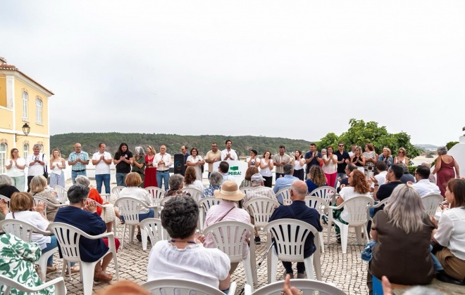 Largo do Barbacã em Vila Nova de Milfontes recebeu a apresentação de Francisco Silva Martins