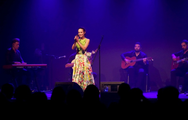 Fabiana Candeias cantou e encantou no Auditório Municipal de Alvalade