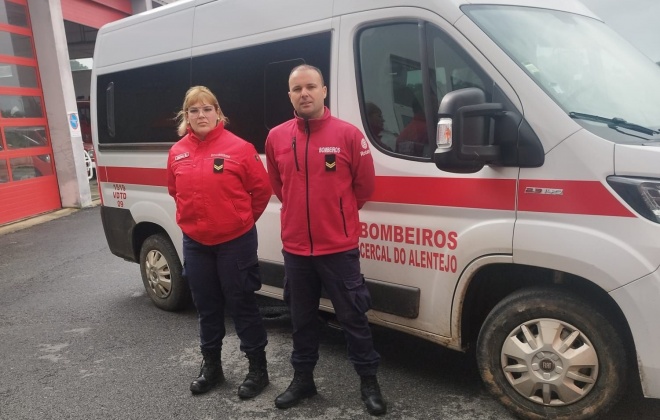 Bombeiros de Cercal do Alentejo e Torrão apoiam populações na zona de Leiria