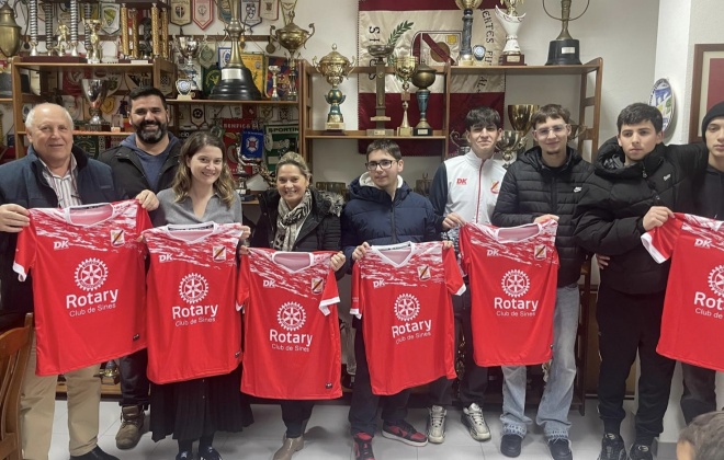 Rotary Club de Sines oferece equipamentos ao clube "Os Independentes"