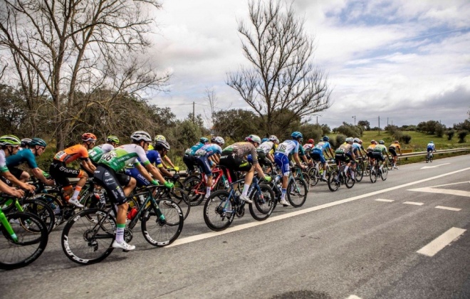 Volta ao Alentejo em Bicicleta começa hoje às 12h10 em Sines