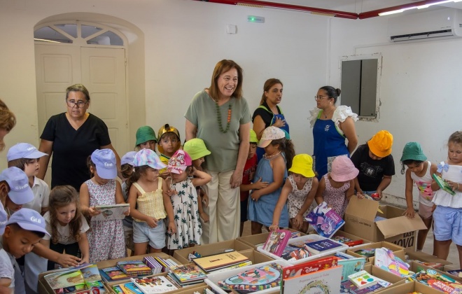 Biblioteca Municipal de Alcácer do Sal recebe doação de 1700 livros após cheias